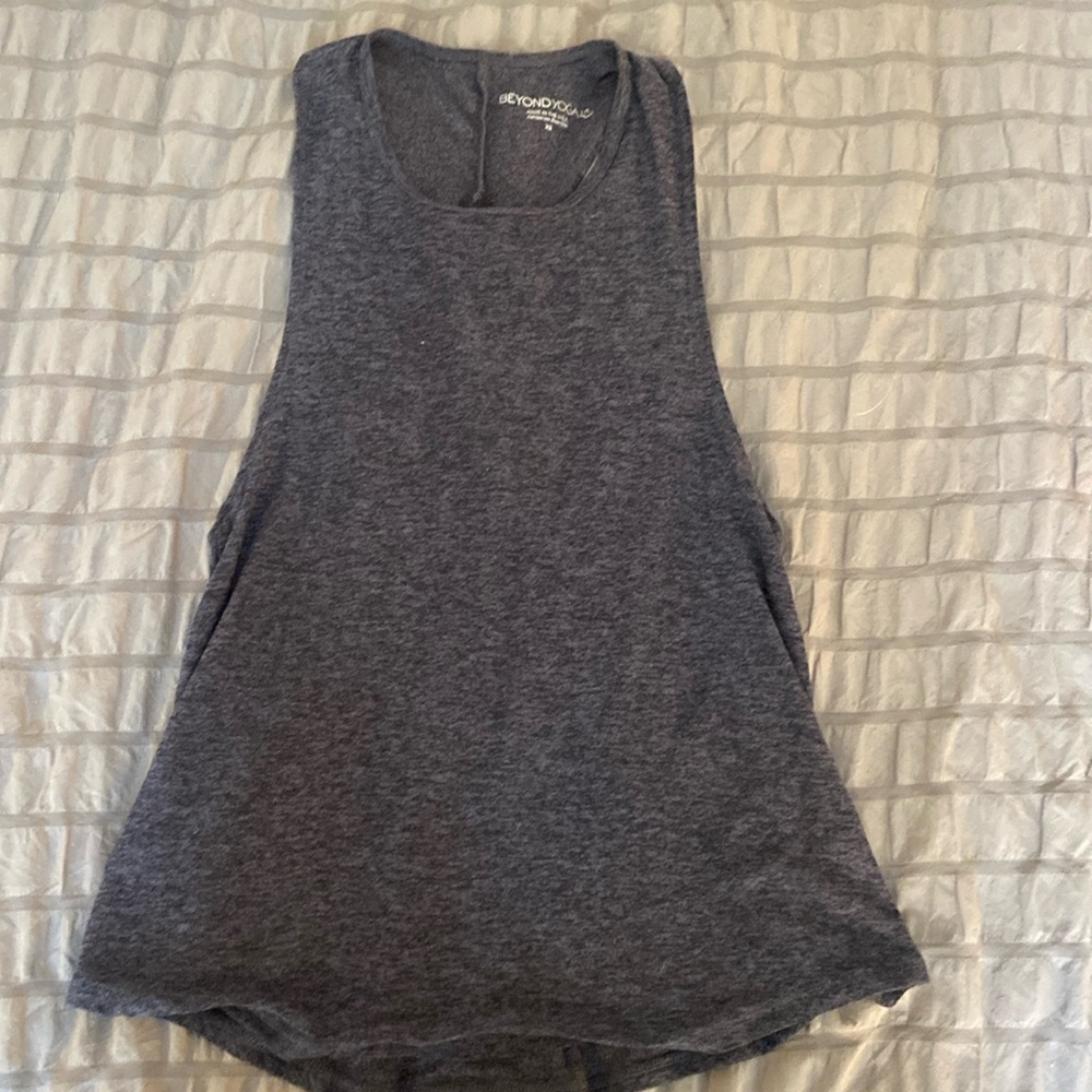 Beyond Yoga dark gray space dye tank with open back, sz XS